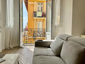 Large 4-room Town Center Near Monaco